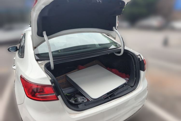 Used Ford Escort 2017 Happiness Edition 1.5L Automatic Fashion Version Trunk