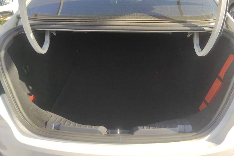 Used Ford Escort 2017 Happiness Edition 1.5L Automatic Fashion Version Trunk