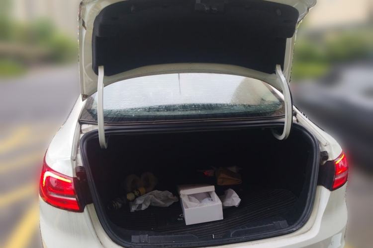 Used Ford Escort 2017 Happiness Edition 1.5L Automatic Fashion Version Trunk