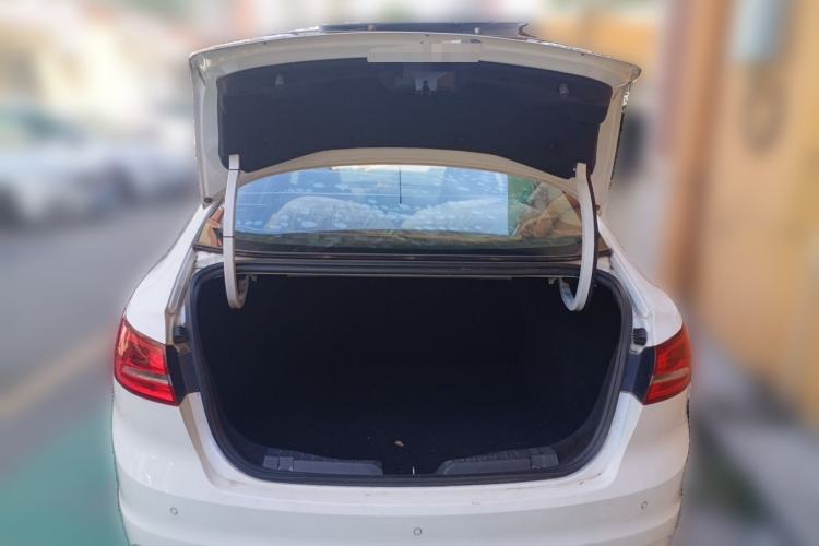 Used Ford Escort 2017 Happiness Edition 1.5L Automatic Fashion Version Trunk