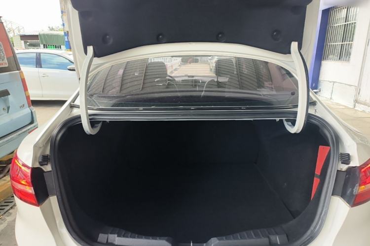 Used Ford Escort 2017 Happiness Edition 1.5L Automatic Fashion Version Trunk
