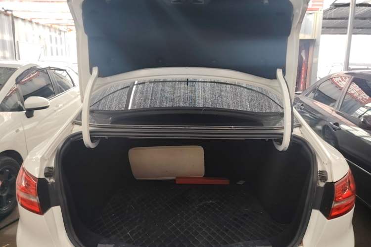 Used Ford Escort 2017 Happiness Edition 1.5L Automatic Fashion Version Trunk