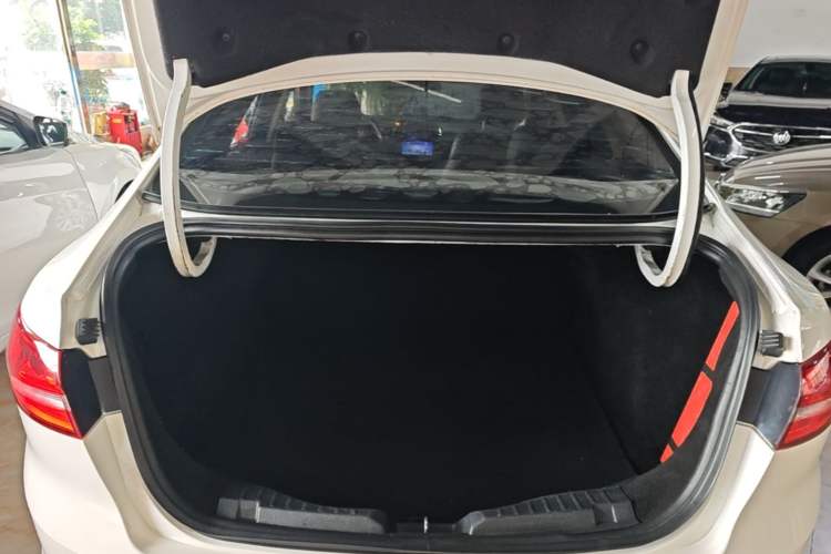Used Ford Escort 2017 Happy Edition 1.5L Manual Fashion Model Trunk