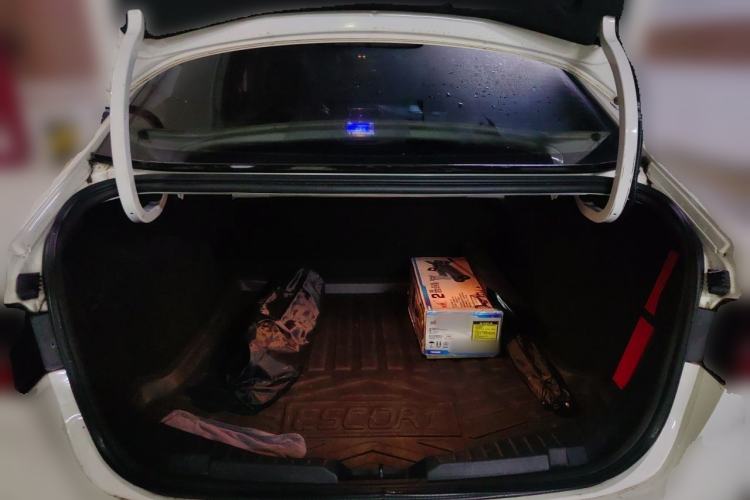 Used Ford Escort 2017 Happiness Edition 1.5L Automatic Fashion Version Trunk