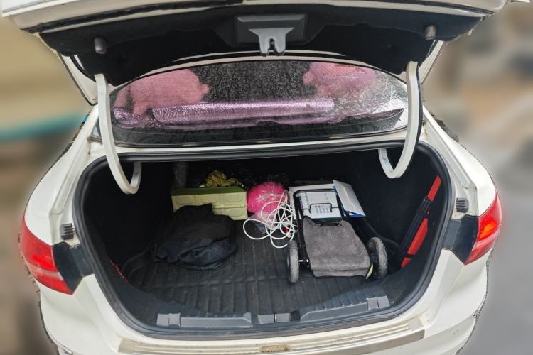 Used Ford Escort 2017 Happiness Edition 1.5L Automatic Fashion Version Trunk