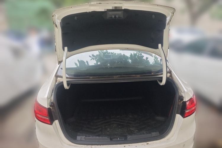 Used Ford Escort 2017 Happiness Edition 1.5L Automatic Fashion Version Trunk