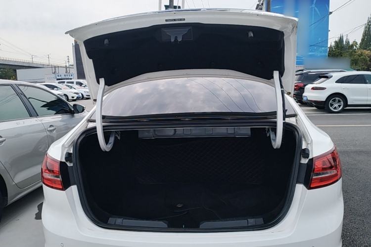 Used Ford Escort 2017 Happiness Edition 1.5L Automatic Fashion Version Trunk