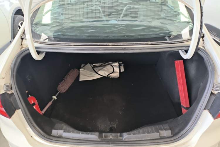Used Ford Escort 2017 Happiness Edition 1.5L Automatic Fashion Version Trunk