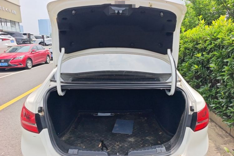 Used Ford Escort 2017 Happiness Edition 1.5L Automatic Fashion Version Trunk
