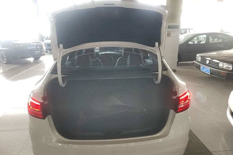 Used Ford Escort 2017 Happiness Edition 1.5L Automatic Fashion Version Trunk