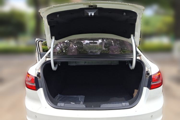 Used Ford Escort 2017 Happiness Edition 1.5L Automatic Fashion Version Trunk