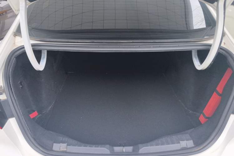 Used Ford Escort 2017 Happiness Edition 1.5L Automatic Fashion Version Trunk
