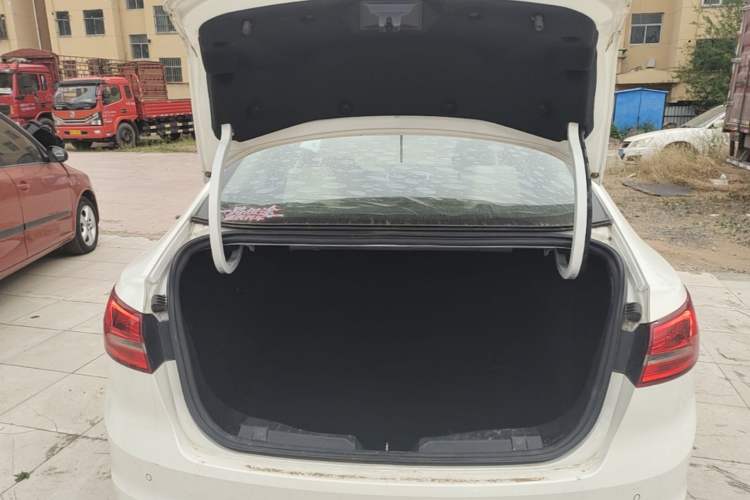Used Ford Escort 2017 Revised Version 1.5L Automatic Comfort Edition Trunk