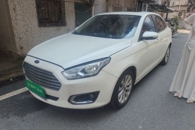 Ford Escort 2017 Happiness Edition 1.5L Automatic Fashion Version d’occasion