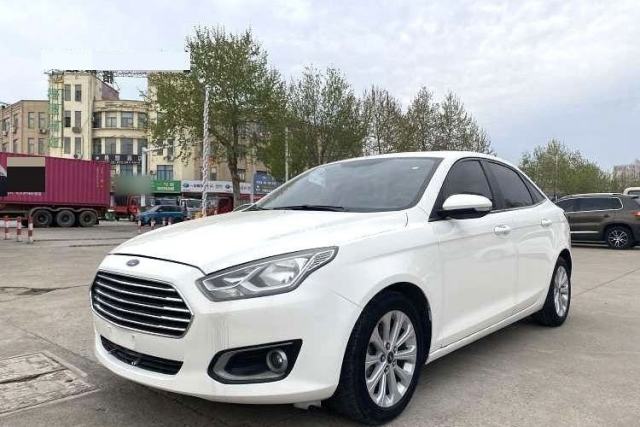 Ojetý Ford Escort 2017 Happiness Edition 1.5L Automatic Fashion Version