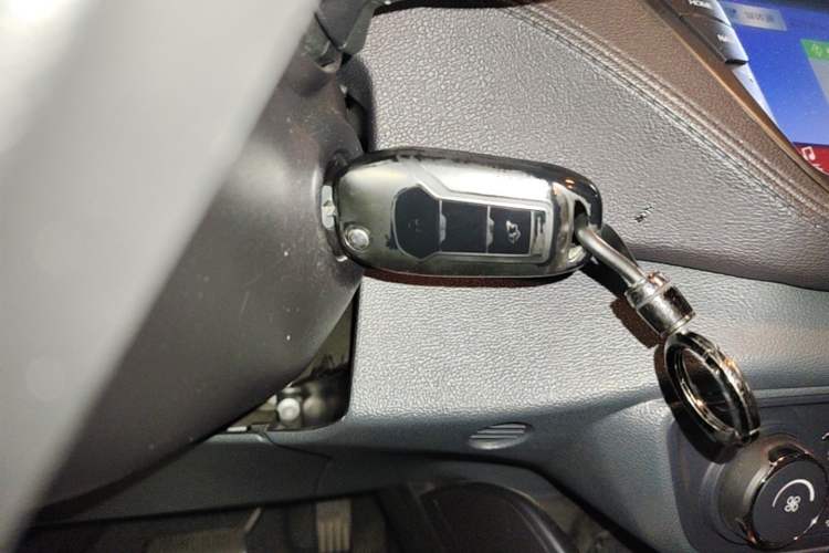 Used Ford Escort 2017 Happiness Edition 1.5L Automatic Fashion Version Vehicle Key