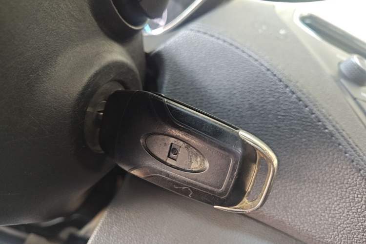 Used Ford Escort 2017 Happiness Edition 1.5L Automatic Fashion Version Vehicle Key