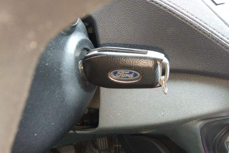 Used Ford Escort 2017 Happiness Edition 1.5L Automatic Fashion Version Vehicle Key
