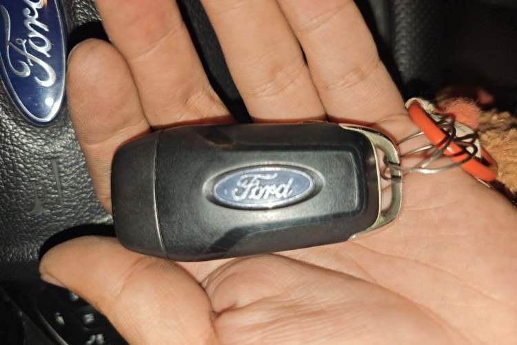 Used Ford Escort 2017 Happiness Edition 1.5L Automatic Fashion Version Vehicle Key