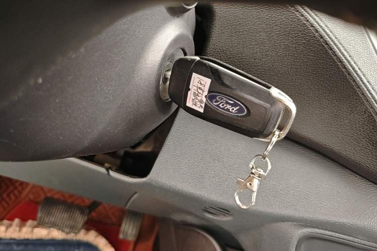 Used Ford Escort 2017 Happiness Edition 1.5L Automatic Fashion Version Vehicle Key