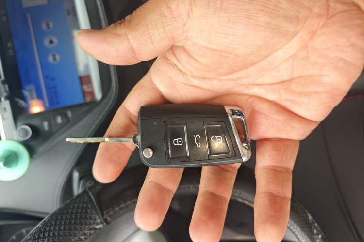 Used Ford Escort 2017 Happiness Edition 1.5L Automatic Fashion Version Vehicle Key
