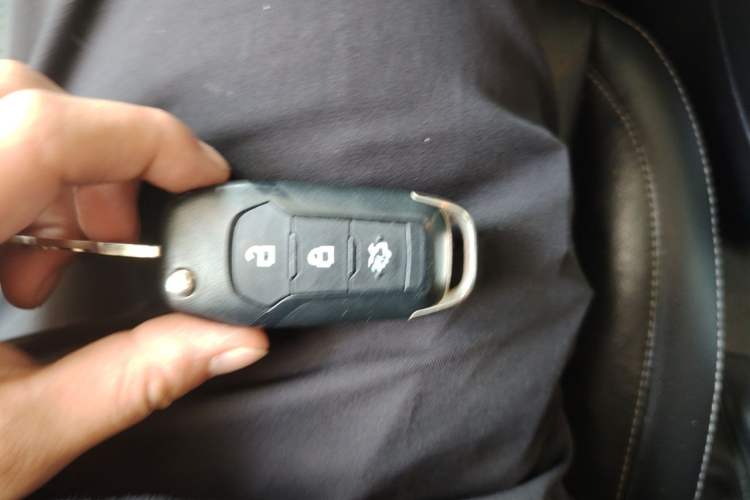 Used Ford Escort 2017 Happy Edition 1.5L Manual Fashion Model Vehicle Key