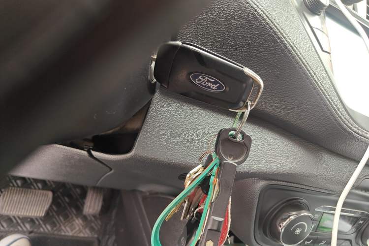 Used Ford Escort 2017 Happiness Edition 1.5L Automatic Fashion Version Vehicle Key