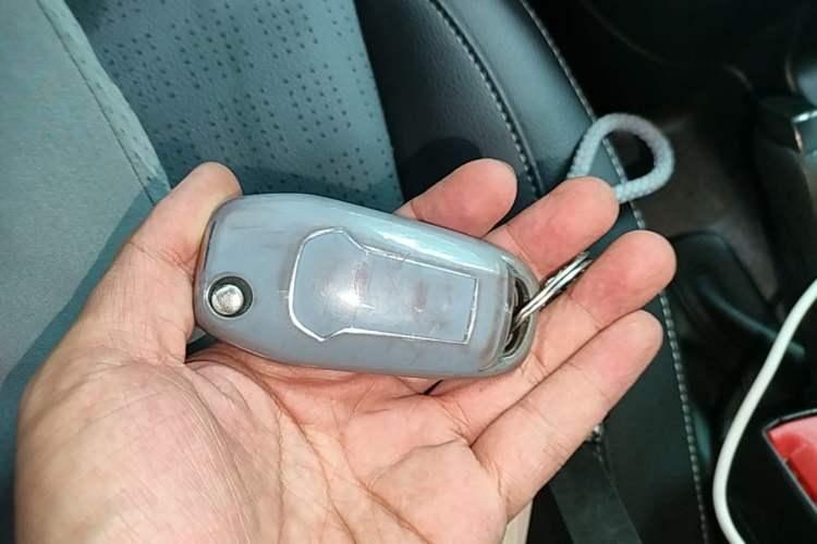 Used Ford Escort 2017 Happiness Edition 1.5L Automatic Fashion Version Vehicle Key