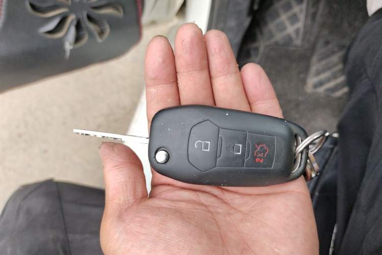 Used Ford Escort 2017 Happiness Edition 1.5L Automatic Fashion Version Vehicle Key