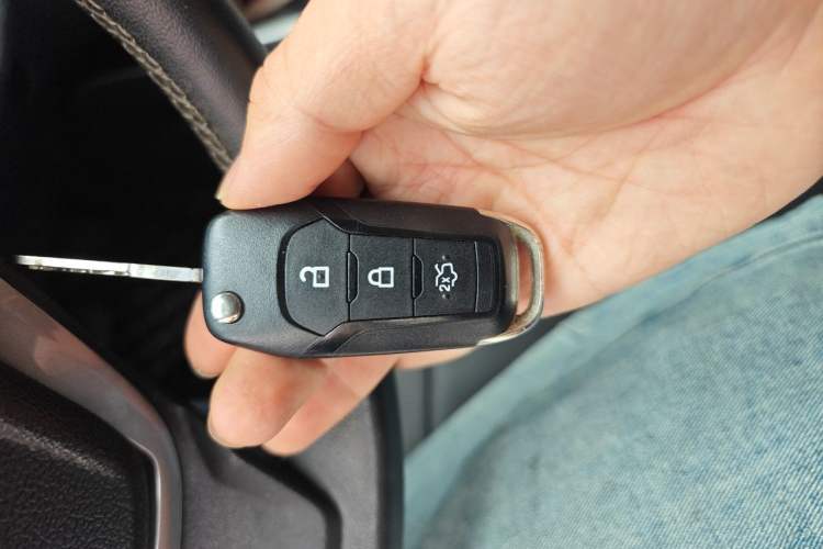 Used Ford Escort 2017 Happiness Edition 1.5L Automatic Fashion Version Vehicle Key