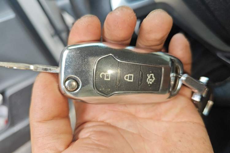 Used Ford Escort 2017 Happiness Edition 1.5L Automatic Fashion Version Vehicle Key