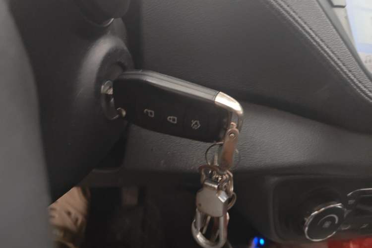 Used Ford Escort 2017 Happiness Edition 1.5L Automatic Fashion Version Vehicle Key