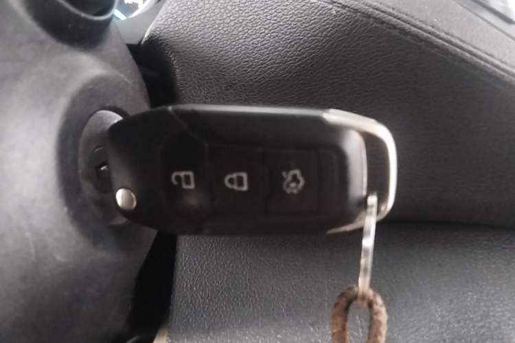 Used Ford Escort 2017 Happiness Edition 1.5L Automatic Fashion Version Vehicle Key