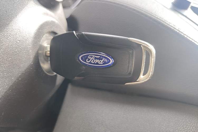 Used Ford Escort 2017 Happiness Edition 1.5L Automatic Fashion Version Vehicle Key