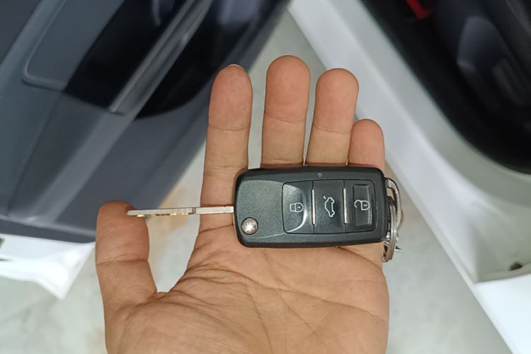 Used Ford Escort 2017 Happiness Edition 1.5L Automatic Fashion Version Vehicle Key