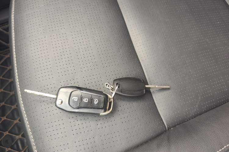 Used Ford Escort 2017 Happiness Edition 1.5L Automatic Fashion Version Vehicle Key