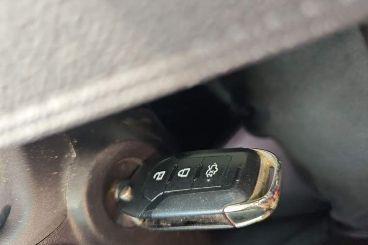 Used Ford Escort 2017 Happiness Edition 1.5L Automatic Fashion Version Vehicle Key