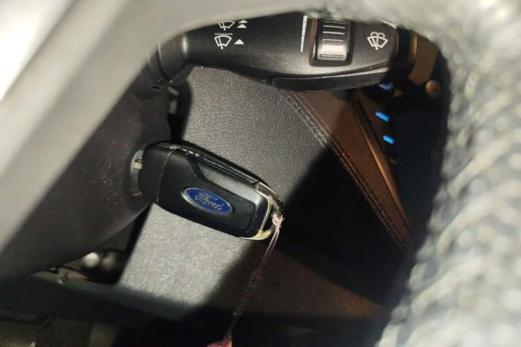Used Ford Escort 2017 Happiness Edition 1.5L Automatic Fashion Version Vehicle Key