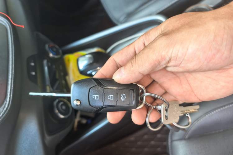 Used Ford Escort 2017 Happiness Edition 1.5L Automatic Fashion Version Vehicle Key