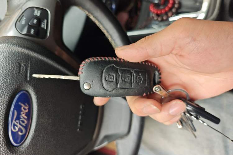 Used Ford Escort 2017 Happiness Edition 1.5L Automatic Fashion Version Vehicle Key