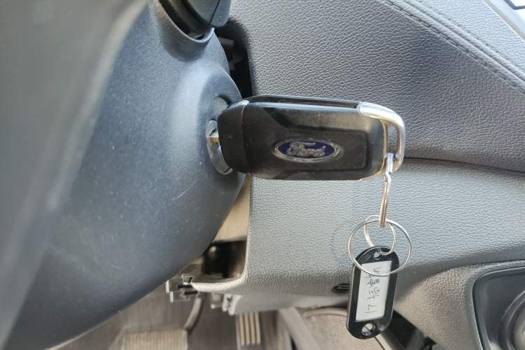 Used Ford Escort 2017 Happiness Edition 1.5L Automatic Fashion Version Vehicle Key