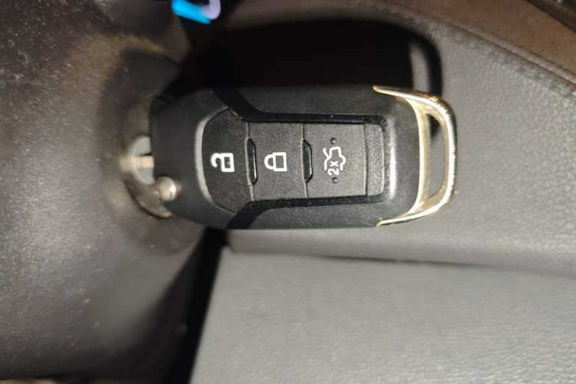 Used Ford Escort 2017 Happiness Edition 1.5L Automatic Fashion Version Vehicle Key