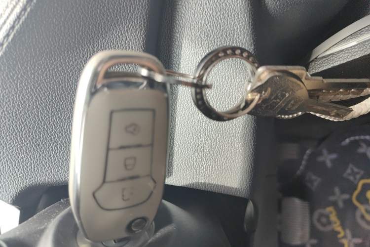Used Ford Escort 2017 Happiness Edition 1.5L Automatic Fashion Version Vehicle Key