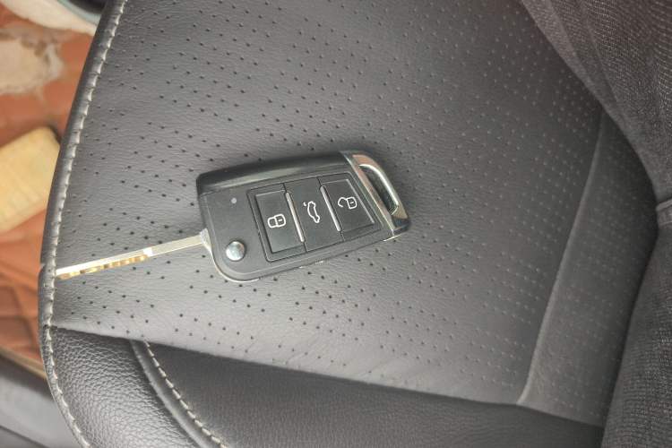 Used Ford Escort 2017 Happy Edition 1.5L Manual Fashion Model Vehicle Key
