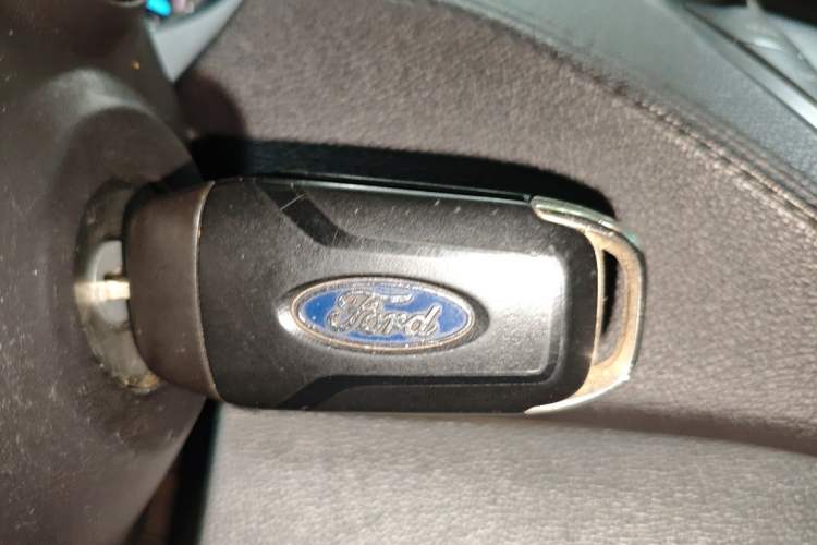 Used Ford Escort 2017 Happiness Edition 1.5L Automatic Fashion Version Vehicle Key