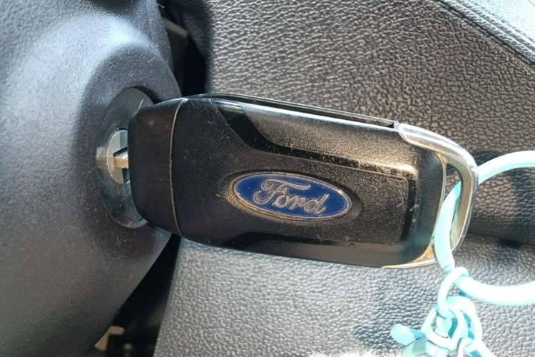 Used Ford Escort 2017 Happiness Edition 1.5L Automatic Fashion Version Vehicle Key