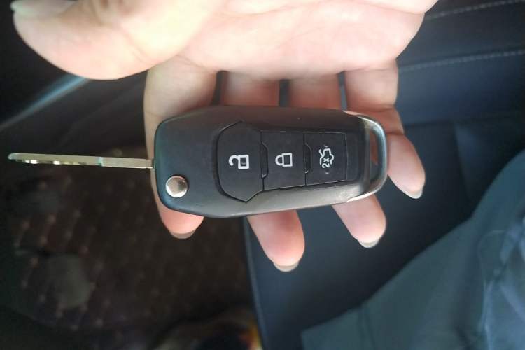 Used Ford Escort 2017 Happiness Edition 1.5L Automatic Fashion Version Vehicle Key