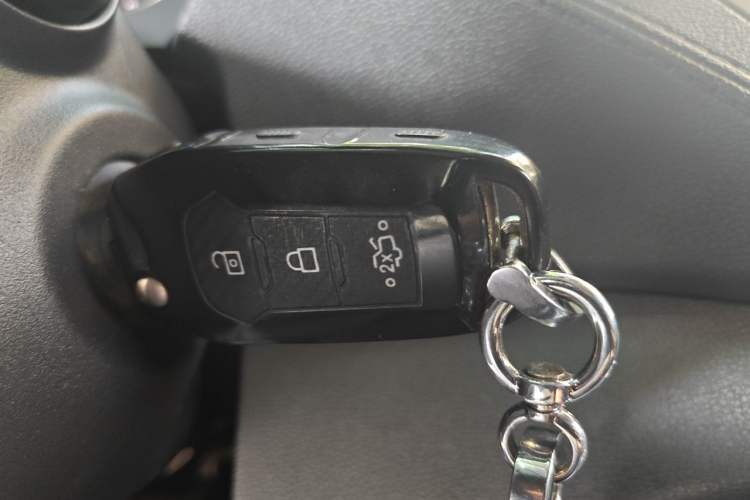 Used Ford Escort 2017 Happiness Edition 1.5L Automatic Fashion Version Vehicle Key