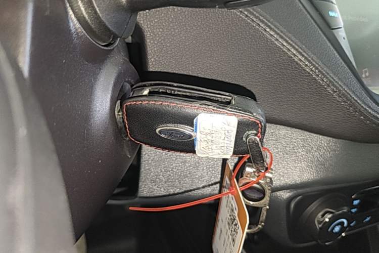 Used Ford Escort 2017 Happiness Edition 1.5L Automatic Fashion Version Vehicle Key