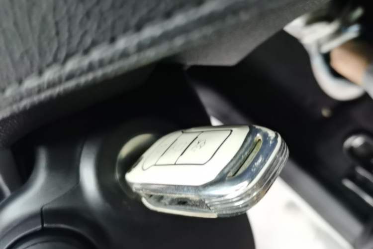 Used Ford Escort 2017 Happiness Edition 1.5L Automatic Fashion Version Vehicle Key